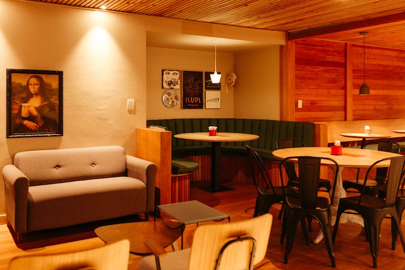 Dions restaurant interior